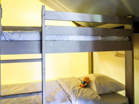 Tente en toile et en bois 4 personnes - Ecolodge 3 Pièces 4 Personnes Sans Sanitaires
