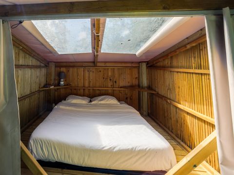 Tente en toile et en bois 4 personnes - Ecolodge Campétoile 3 Pièces 4 Personnes Sans Sanitaires