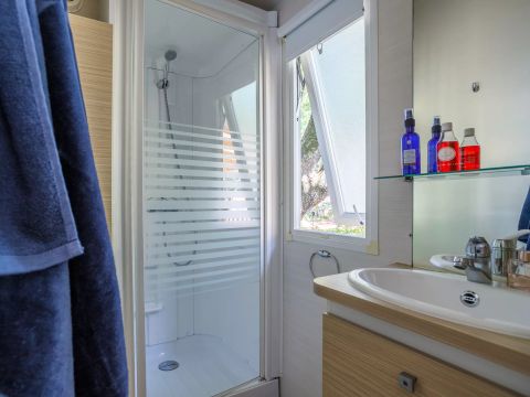 MOBILHOME 4 personnes - Confort 3 Pièces 4 Personnes + TV