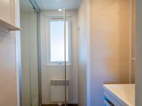 MOBILHOME 8 personnes - 4 chambres 8 personnes MOBILHOME 8 personnes - 4 chambres 8 personnes