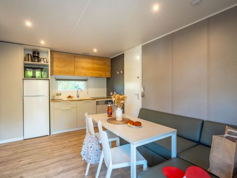 MOBILHOME 4 personnes - 2 chambres 2 salles de bain - 4 personnes - Diamant  MOBILHOME 4 personnes - 2 chambres 2 salles de bain - 4 personnes - Diamant