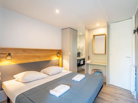 MOBILHOME 4 personnes - 2 chambres 2 salles de bain - 4 personnes - Diamant  MOBILHOME 4 personnes - 2 chambres 2 salles de bain - 4 personnes - Diamant