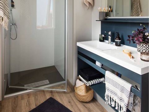 Mobilhome 6 personnes - Mobil-home Premium 32m² 3 chambres + Terrasse + TV + lave vaisselle
