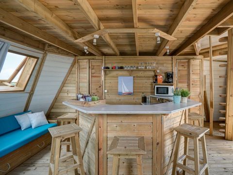HÉBERGEMENT INSOLITE 5 personnes - LODGE Magic Tipi 5p 1ch