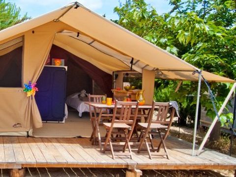 Tente en toile et en bois 4 personnes - TRAPPEUR 2 chambres, sans sanitaires
