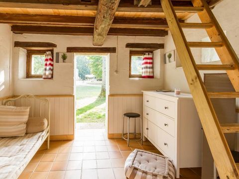 MAISON 2 personnes - En pierre sans sanitaires