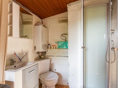 MAISON 2 personnes - En pierre sans sanitaires