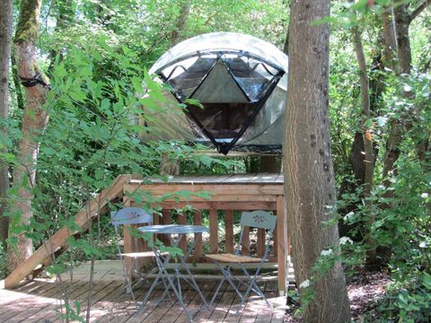 TENTE 2 personnes - TENTE BULLE perchée dans les arbres (pas de cuisine pas de sanitaires)