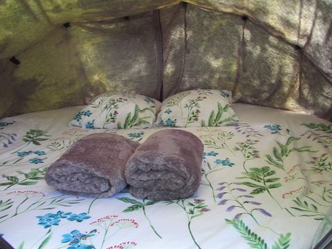 TENTE 2 personnes - TENTE BULLE perchée dans les arbres (pas de cuisine pas de sanitaires)