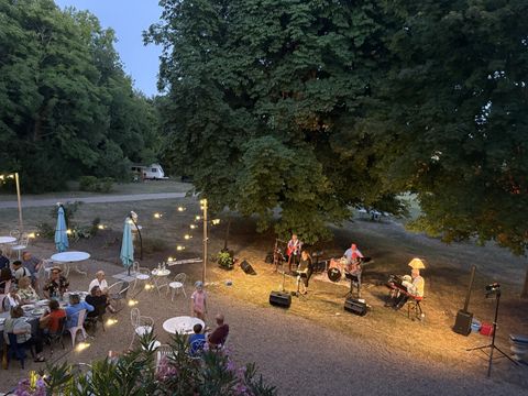 Camping Le Petit Trianon  - Camping Vienne - Image N°17