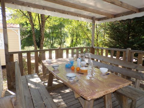 MOBILHOME 6 personnes - Résidence mobile confort Chênes 3 chambres avec terrasse semi-couverte 18m² + TV + CLIM