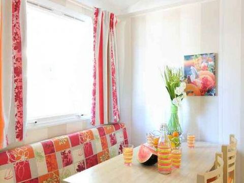 MOBILHOME 4 personnes - Mobil-home | Comfort | 2 Ch. | 4 Pers. | Terrasse surélevée | 1 SDB | Clim.