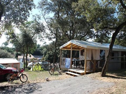Tente en toile et en bois 5 personnes - Eco-lodge Sahari (sans sanitaires)