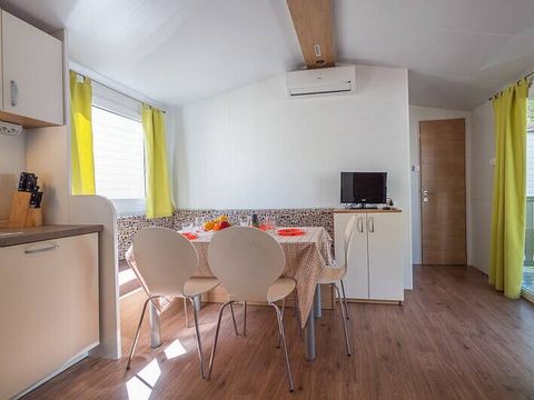 Mobilhome 6 personnes - Comfort | 3 Ch. | 6 Pers. | Terrasse surélevée | Clim. | TV