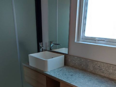 MOBILHOME 6 personnes - C-Méditerranée climatisé - 3 chambres - 2 salles d'eau - 38m²