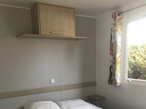 MOBILHOME 5 personnes - 2 chambres 4/5 places sans Clim** MOBILHOME 5 personnes - 2 chambres 4/5 places sans Clim**