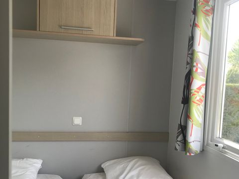 MOBILHOME 5 personnes - 2 chambres 4/5 places sans Clim** MOBILHOME 5 personnes - 2 chambres 4/5 places sans Clim**