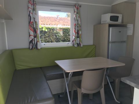 MOBILHOME 5 personnes - 2 chambres 4/5 places sans Clim** MOBILHOME 5 personnes - 2 chambres 4/5 places sans Clim**