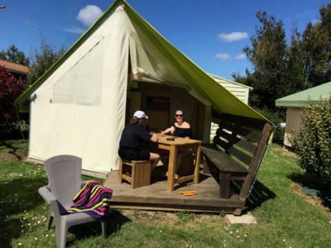 TENTE TOILE ET BOIS 4 personnes - LODGE SAHARI avec sanitaire privatif