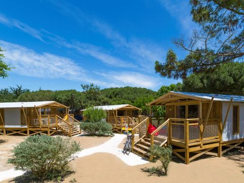 CHALET 5 personnes - Sweetflower Confort 43m² - 2 chambres - TV + terrasse semi-couverte de 11m² 4/5 pers