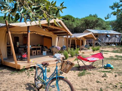 TENTE TOILE ET BOIS 5 personnes - Ecolodge Cotton Confort 32 m² - 2 chambres - terrasse couverte de 11m² + TV 5 pers