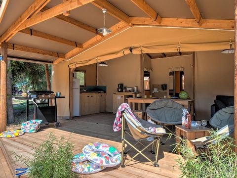 TENTE TOILE ET BOIS 5 personnes - Ecolodge Cotton Confort 32 m² - 2 chambres - terrasse couverte de 11m² + TV 5 pers