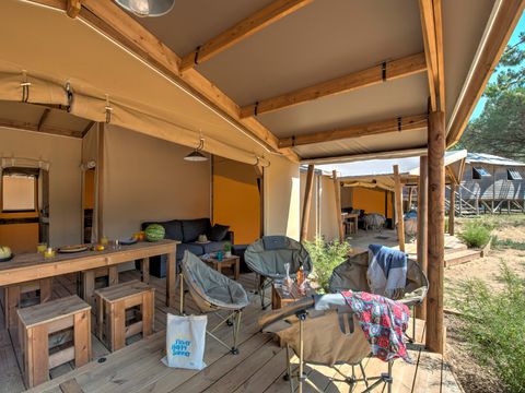 TENTE TOILE ET BOIS 6 personnes - Ecolodge Cotton Confort 35m² - 3 chambres - terrasse couverte de 11m² + TV 6 pers