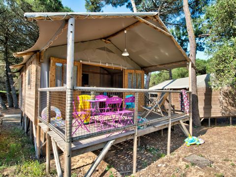 HÉBERGEMENT INSOLITE 4 personnes - LODGE BOIS CONFORT sur pilotis