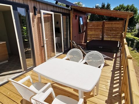 MOBILHOME 4 personnes - Mobil-home Côté Jardin - 2 chambres + terrasse + TV + SPA