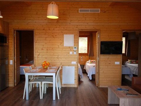 CHALET 4 personnes - Premium | 2 Ch. | 4 Pers. | 2 SDB | Clim. | TV