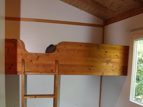 CHALET 5 personnes - Chalet bois Confort 31m² - 2 chambres dont terrasse couverte + TV 5/7 pers