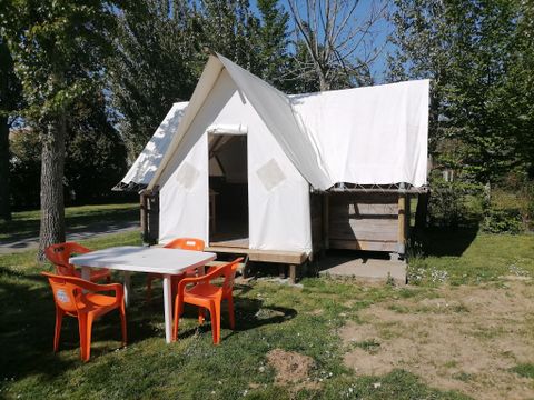 TENTE TOILE ET BOIS 4 personnes - Standard 28m² (SANS SANITAIRES)