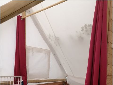 TENTE TOILE ET BOIS 4 personnes - Standard 28m² (SANS SANITAIRES)