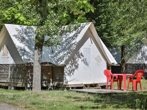 TENTE TOILE ET BOIS 4 personnes - Standard 28m² (SANS SANITAIRES)