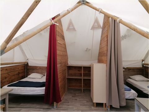 TENTE TOILE ET BOIS 4 personnes - Standard 28m² (SANS SANITAIRES)