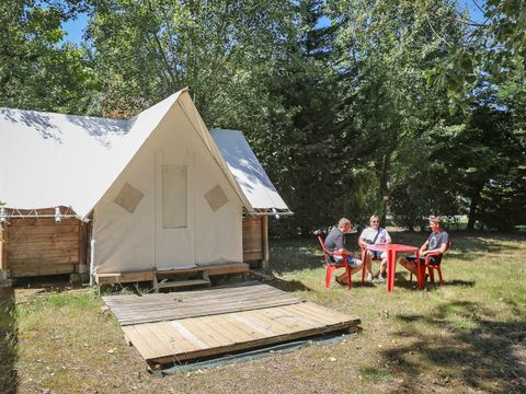 TENTE TOILE ET BOIS 4 personnes - Standard 28m² (SANS SANITAIRES)