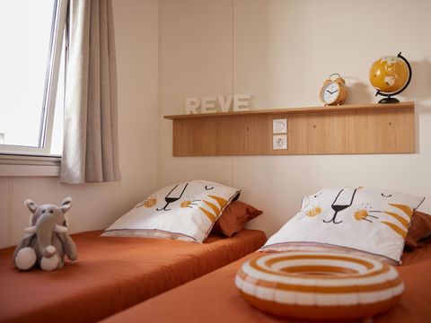 MOBILHOME 5 personnes - HomeFlower Premium 29m² (2 chambres) + Terrasse semi-couverte + TV + LV