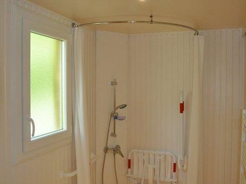 CHALET 6 personnes - Chalet Lac Confort 43 m² - adapté aux personnes à mobilité réduite - 2 chambres 4/6 pers