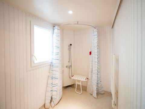 CHALET 6 personnes - Chalet Lac Confort 40 m² - adapté aux personnes à mobilité réduite - 2 chambres 4/6 pers