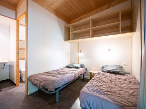 CHALET 6 personnes - Chalet Lac Confort 40 m² - adapté aux personnes à mobilité réduite - 2 chambres 4/6 pers