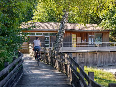 Flower Camping et Base de Loisirs de Rouffiac - Camping Dordogne - Image N°6