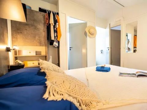 MOBILHOME 4 personnes - Duo Premium 3 Pièces 4 Personnes Jacuzzi + Climatisé + TV