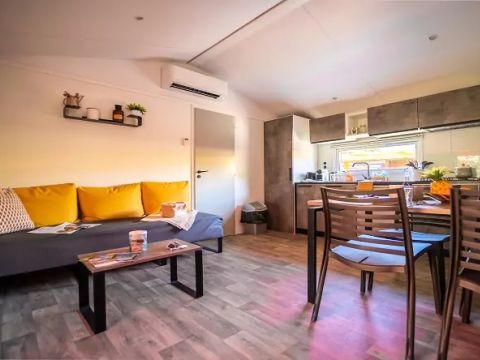MOBILHOME 4 personnes - Duo Premium 3 Pièces 4 Personnes Jacuzzi + Climatisé + TV