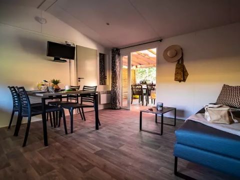 MOBILHOME 4 personnes - Duo Premium 3 Pièces 4 Personnes Jacuzzi + Climatisé + TV