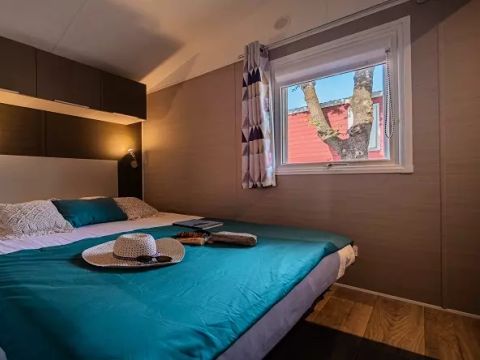 MOBILHOME 6 personnes - Trio Premium 4 Pièces 6 Personnes Jacuzzi + Climatisé + TV