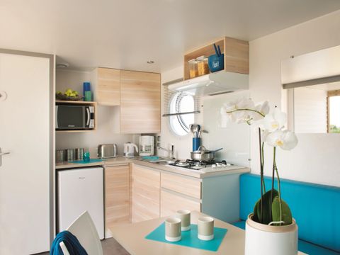 Mobilhome 4/6 personnes - CONFORT - 2 chambres - 2 salles de bain 28 m² Terrasse Couverte