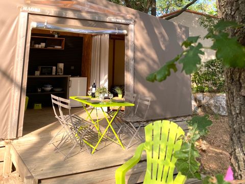 Tente en toile et en bois 4 personnes - MAORI (sans sanitaires)