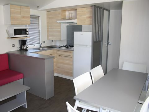 MOBILHOME 6 personnes - 3 chambres / CONFORT (CLIM + PERGOLA + PLANCHA)