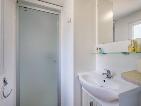 MOBILHOME 5 personnes - Comfort | 2 Ch. | 5 Pers. | Terrasse surélevée | Clim. | TV