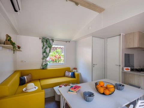 MOBILHOME 6 personnes - Comfort XL | 2 Ch. | 4/6 Pers. | Terrasse surélevée | Clim. | TV